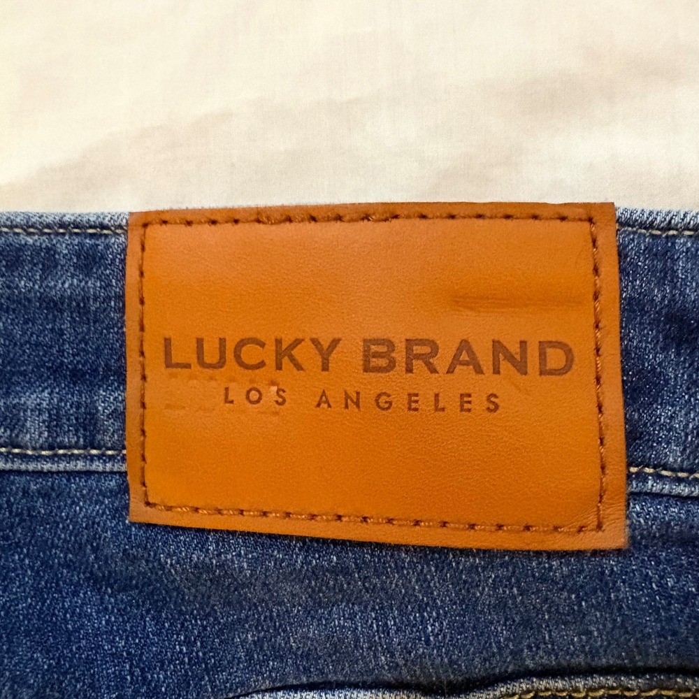 Lucky Brand Womens Dark Wash Button Fly Denim Shorts Size 8/29 Stretch 7 Inseam - Picture 4 of 8